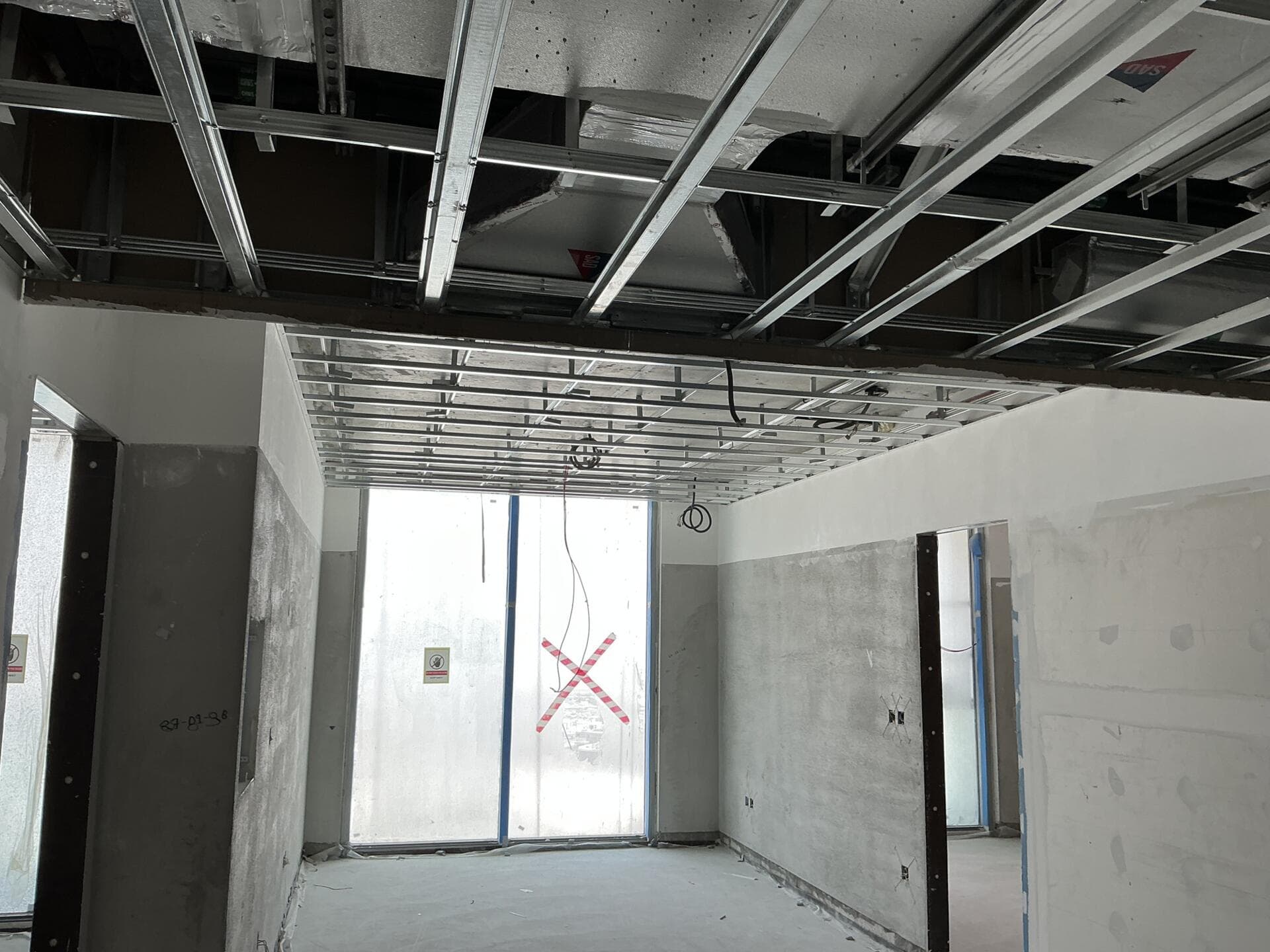 320 Riverside Crescent - Construction