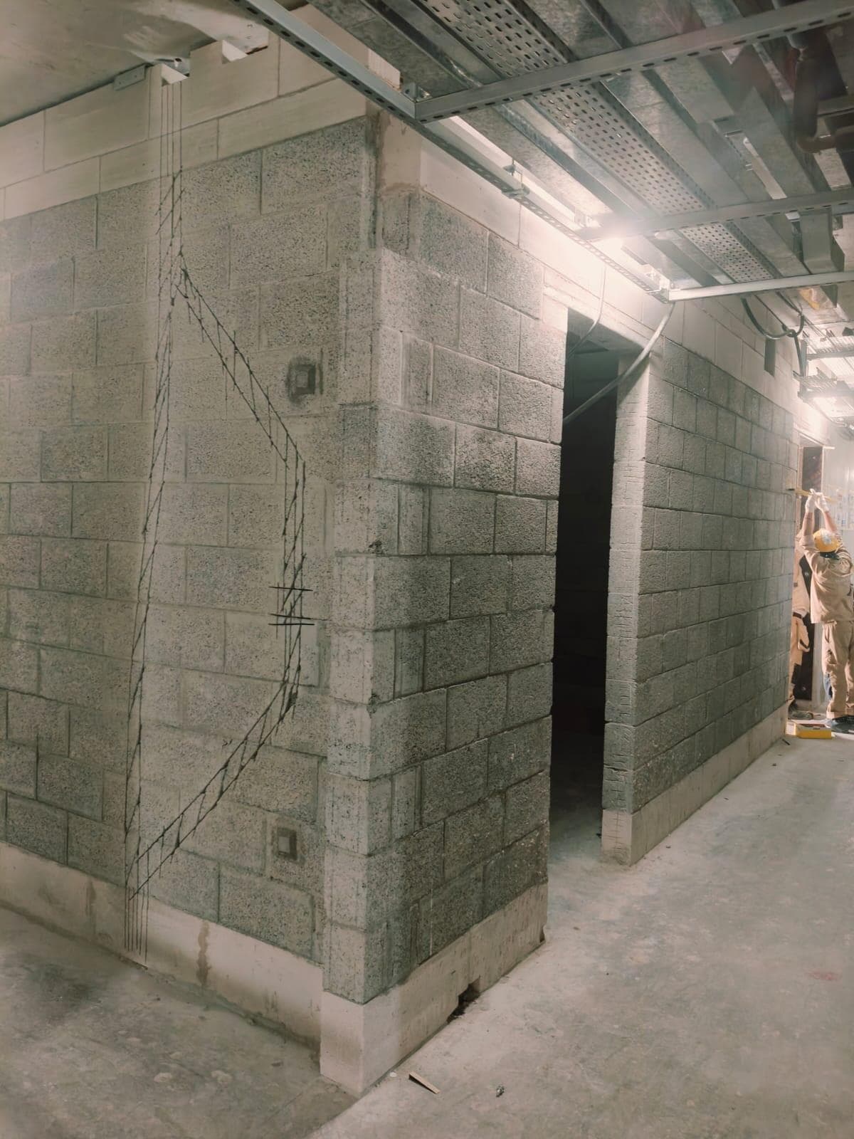 350 Riverside Crescent - Construction