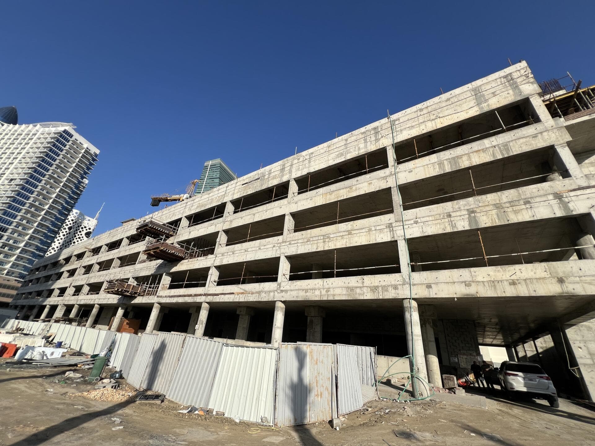 Haus of Tenet - Construction