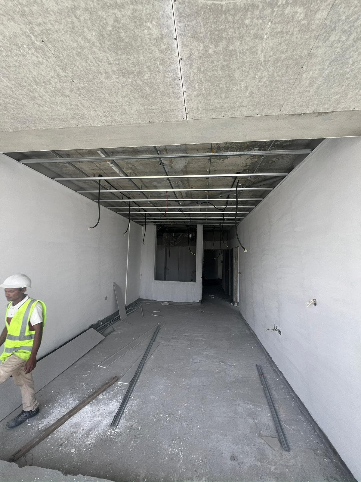 Lateral One - Construction