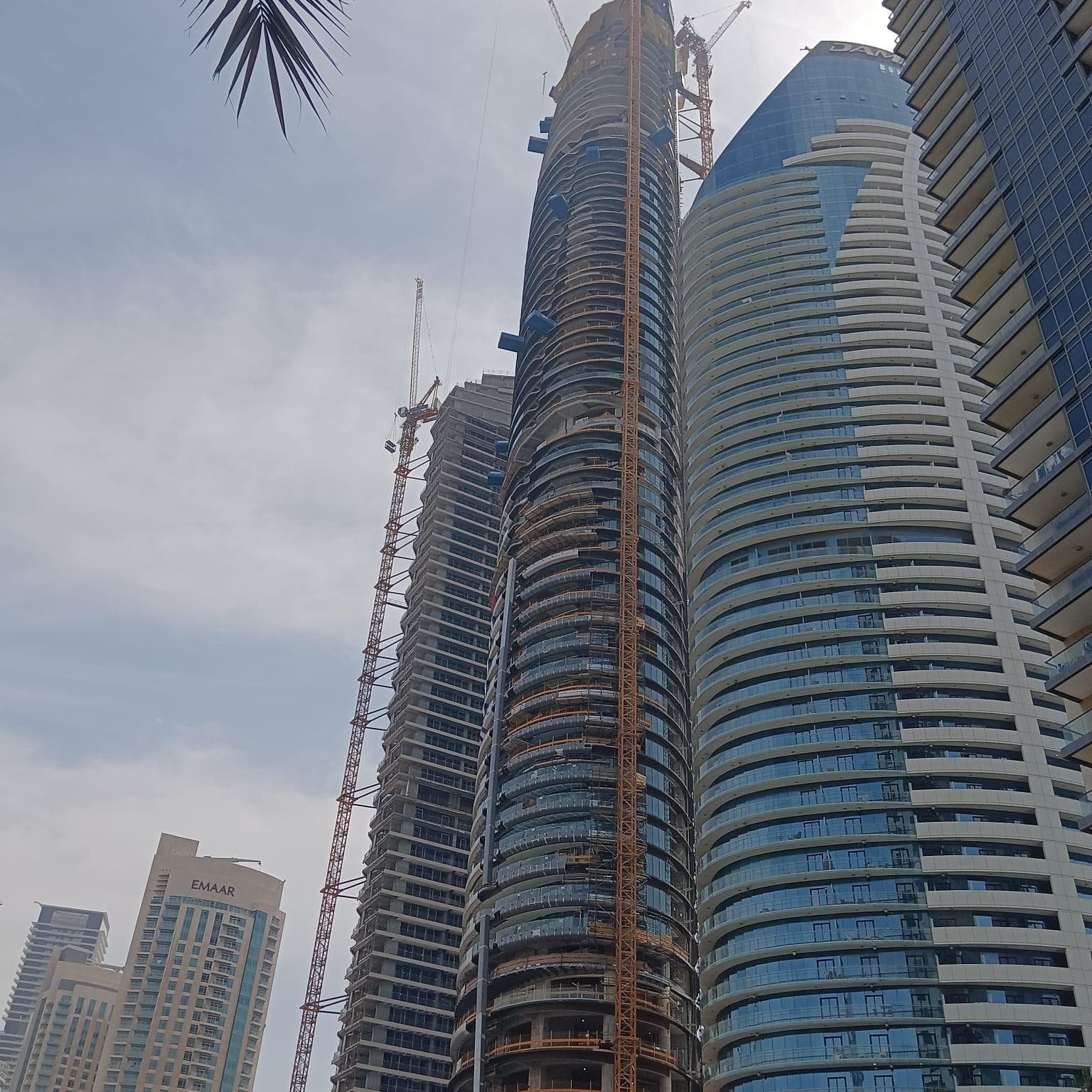 Mercedes Benz Places by Binghatti - Construction