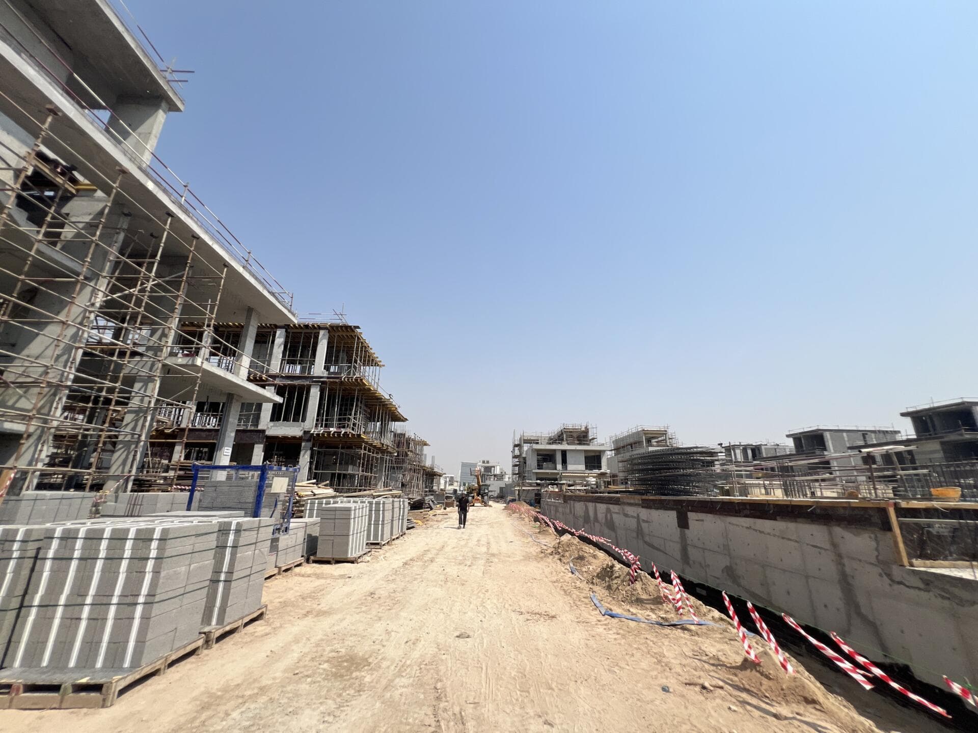 Nineteen Riviera Lagoon - Construction