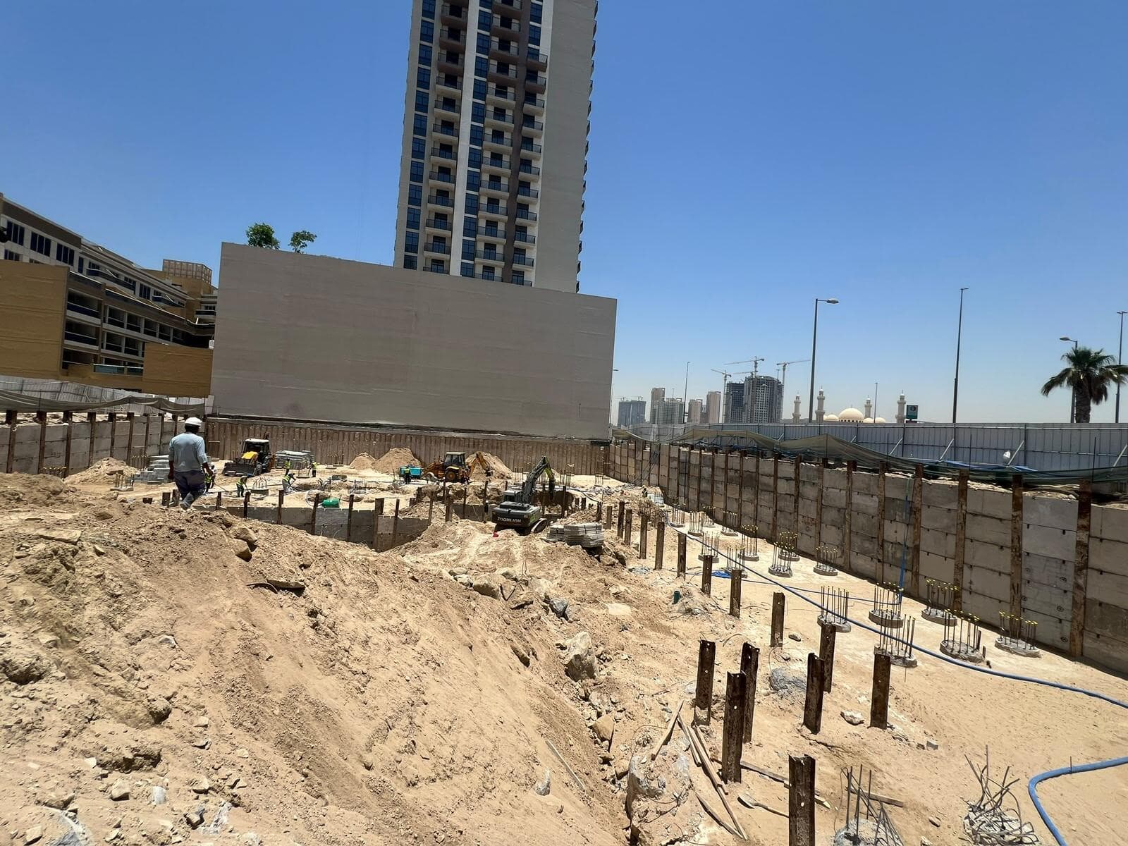 ESSENL1FE - Construction