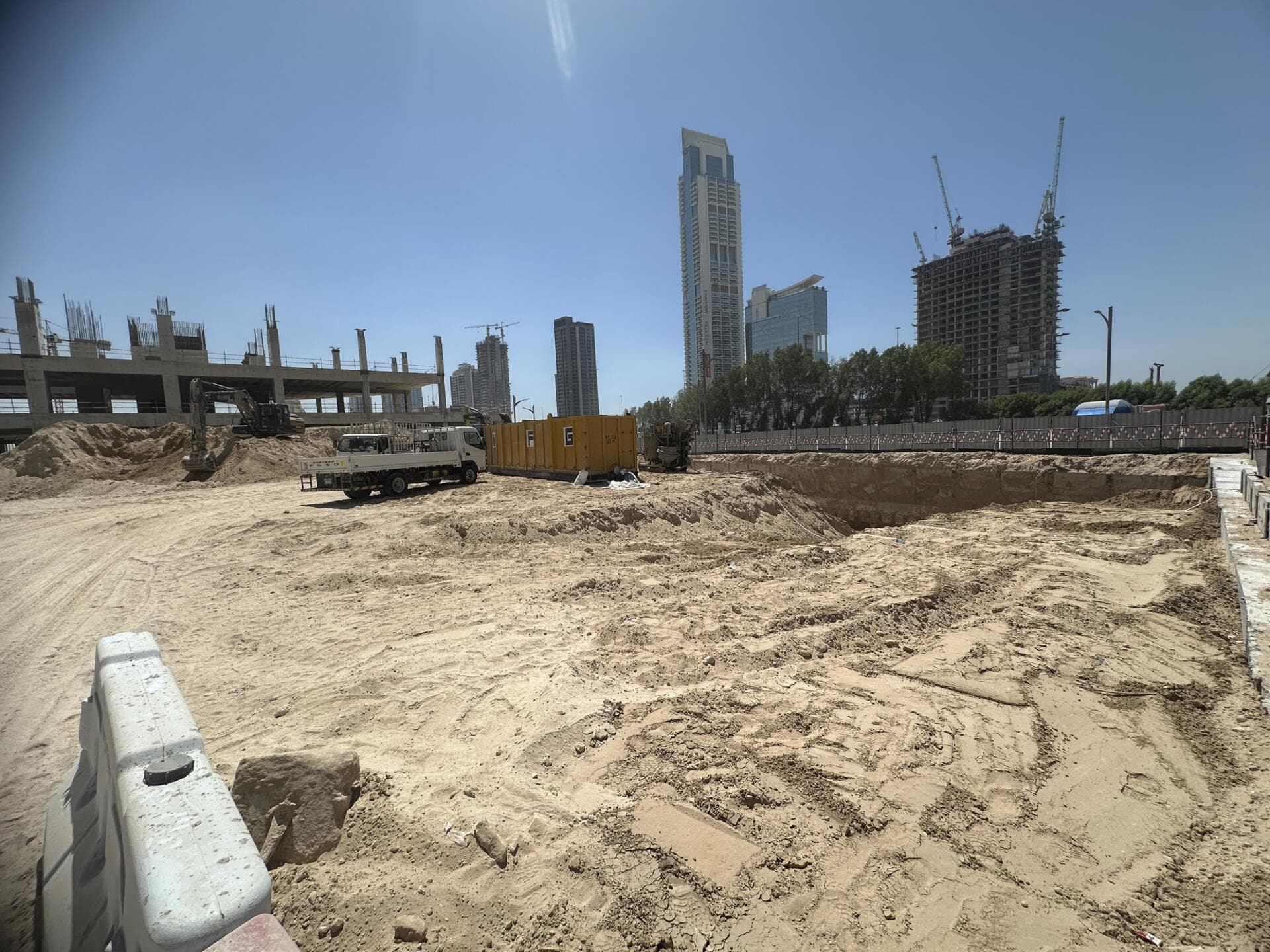 Samana Sky Views - Construction