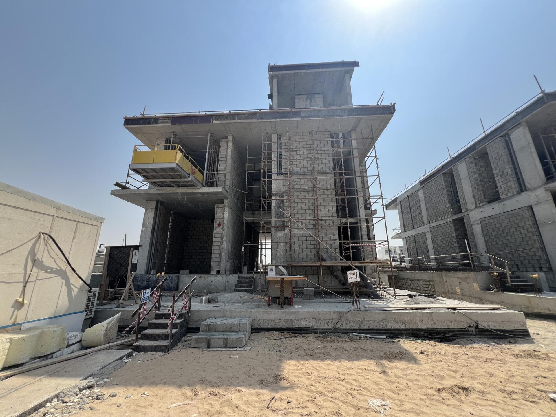 Nineteen Riviera Lagoon - Construction