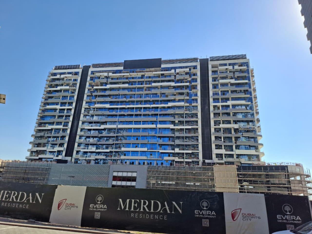 Azizi Grand - Construction