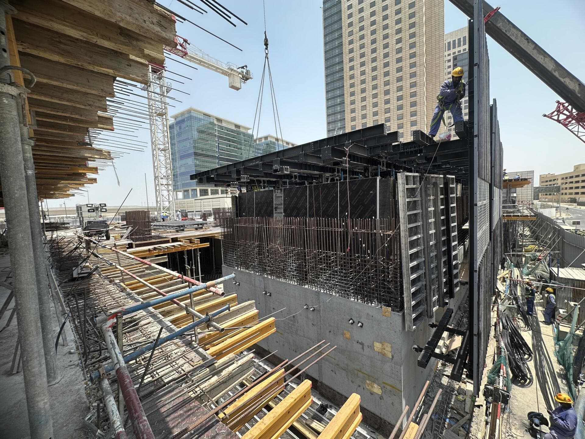 Eleve - Construction