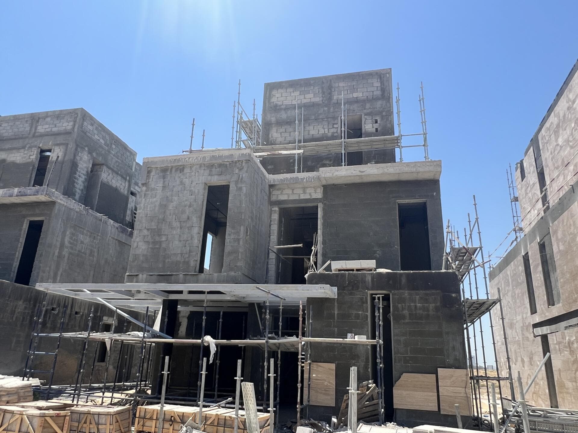Lua Residences - Construction