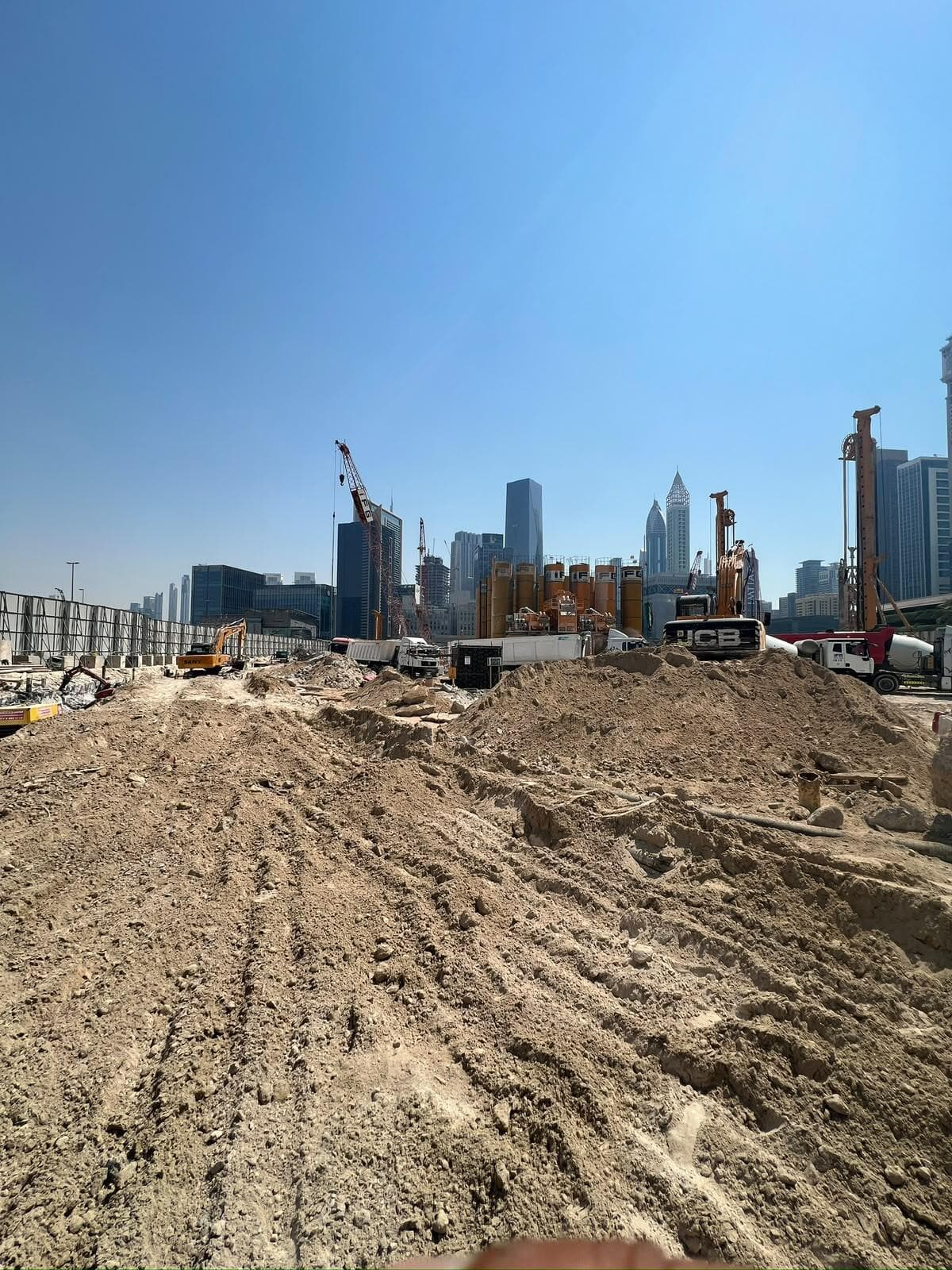 Jumeirah Residences Emirates Towers - Construction