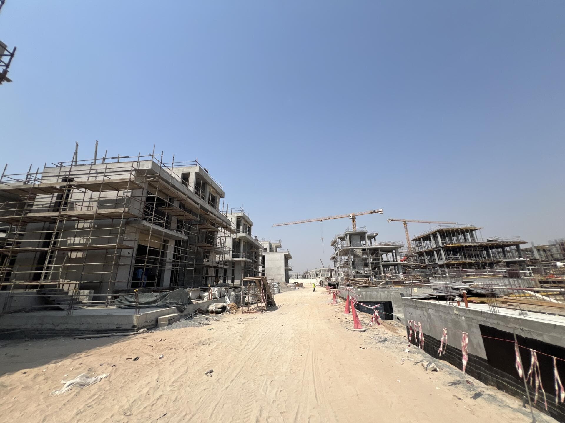 Nineteen Riviera Lagoon - Construction