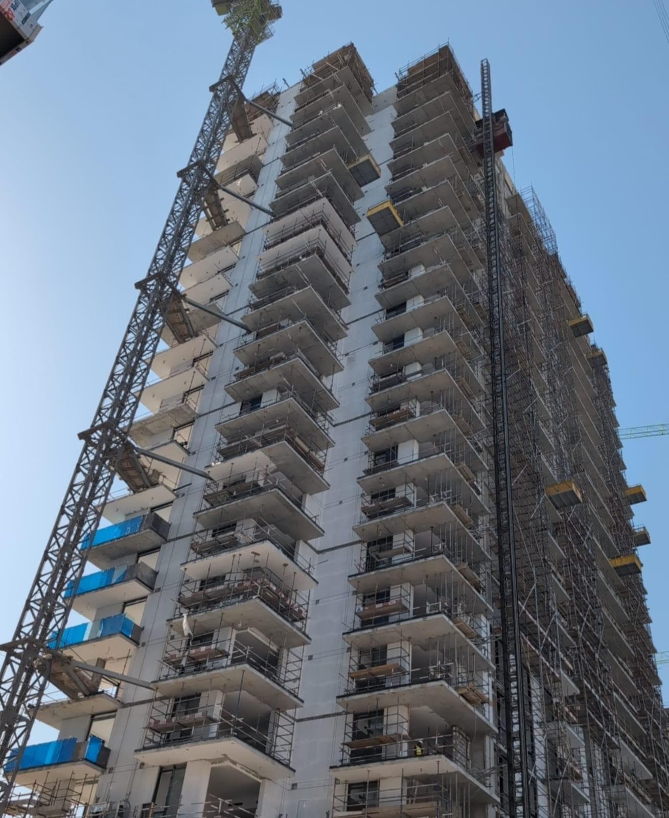 Club Place - Construction