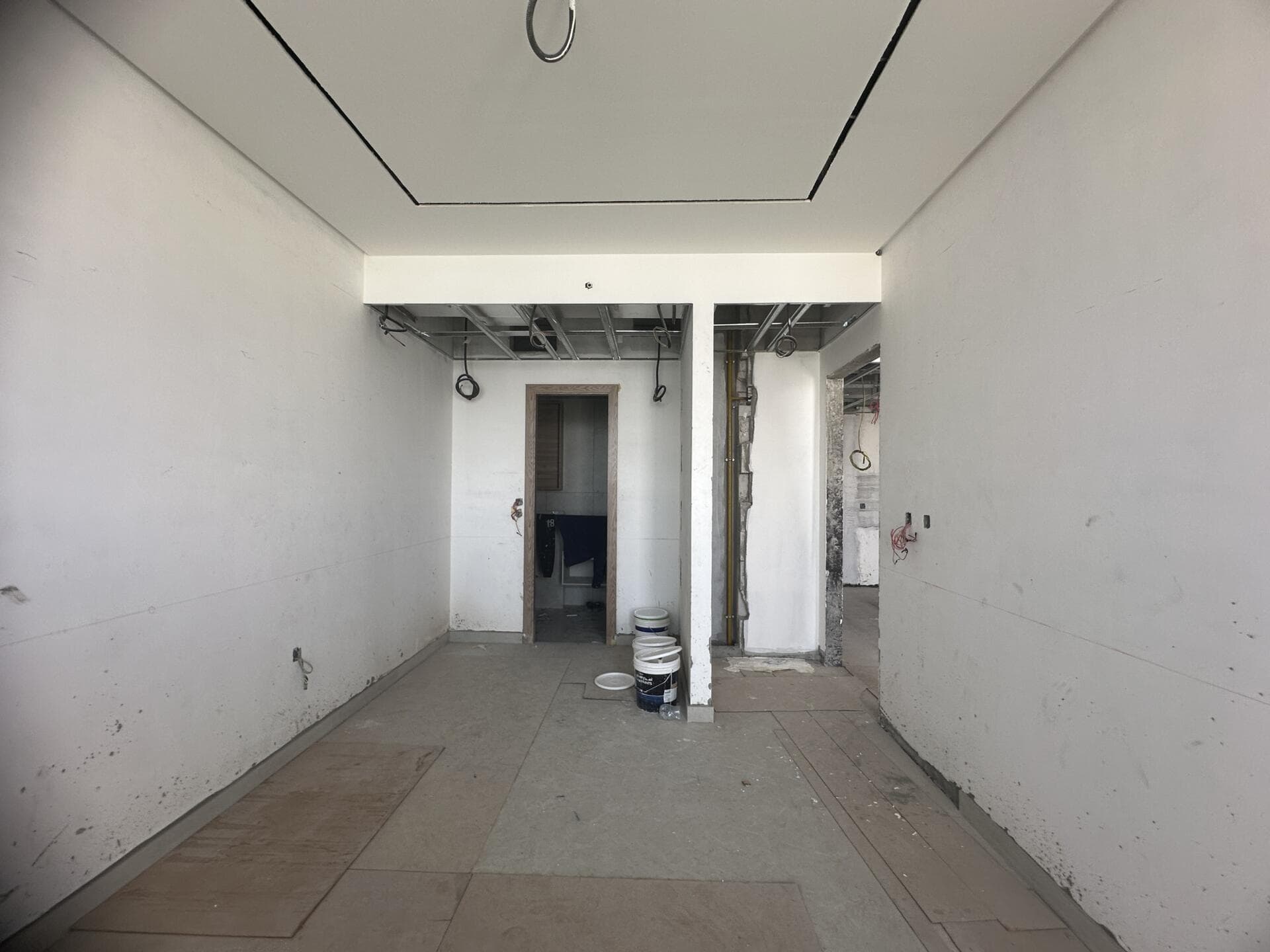 Bling Avenue 1 - Construction