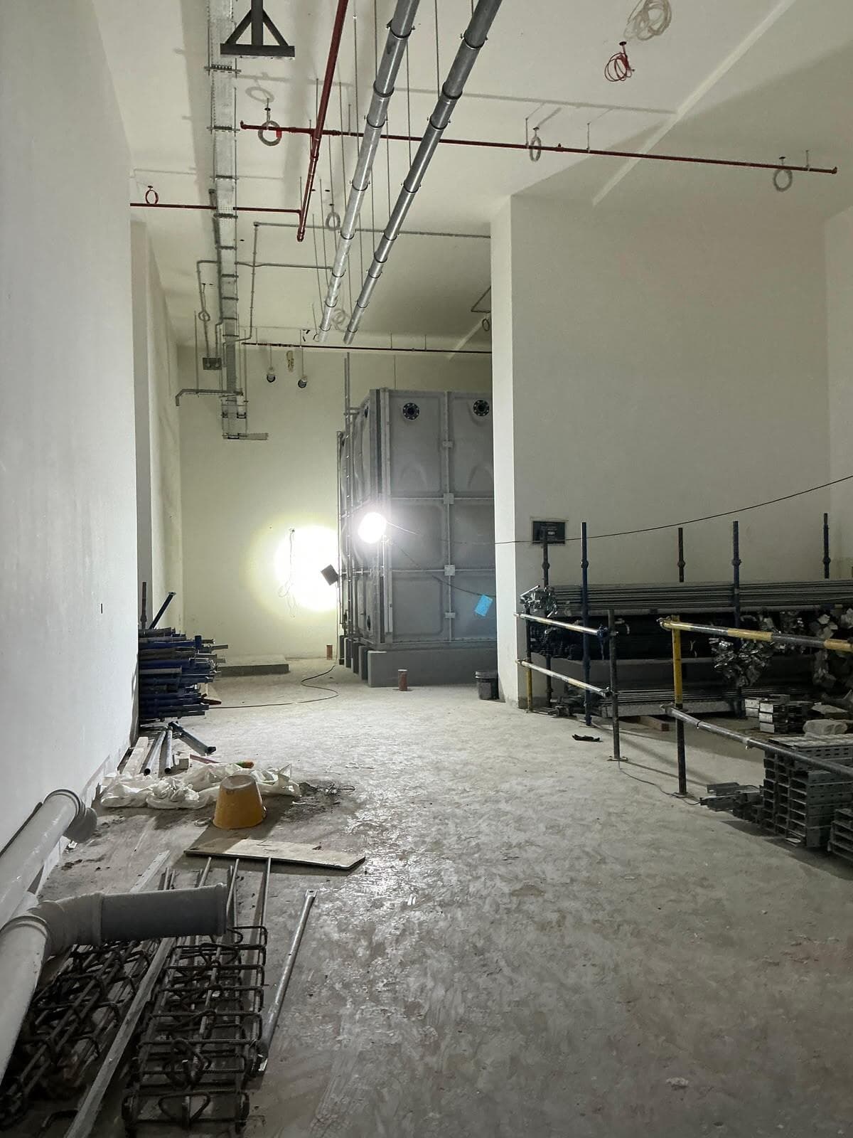 310 Riverside Crescent - Construction