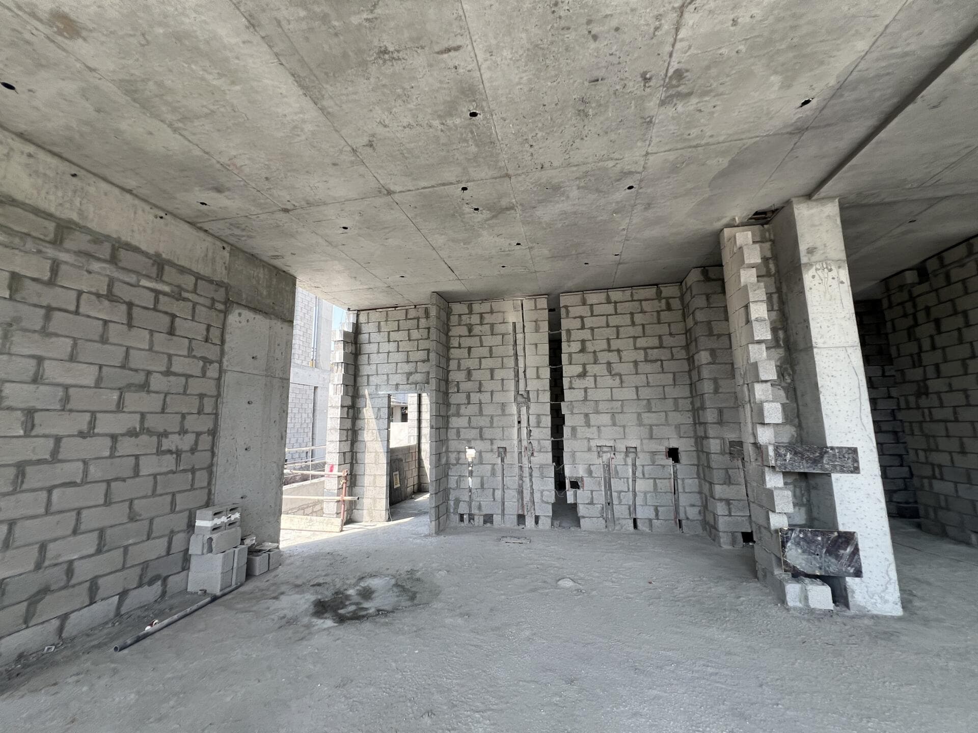 Nineteen Riviera Lagoon - Construction