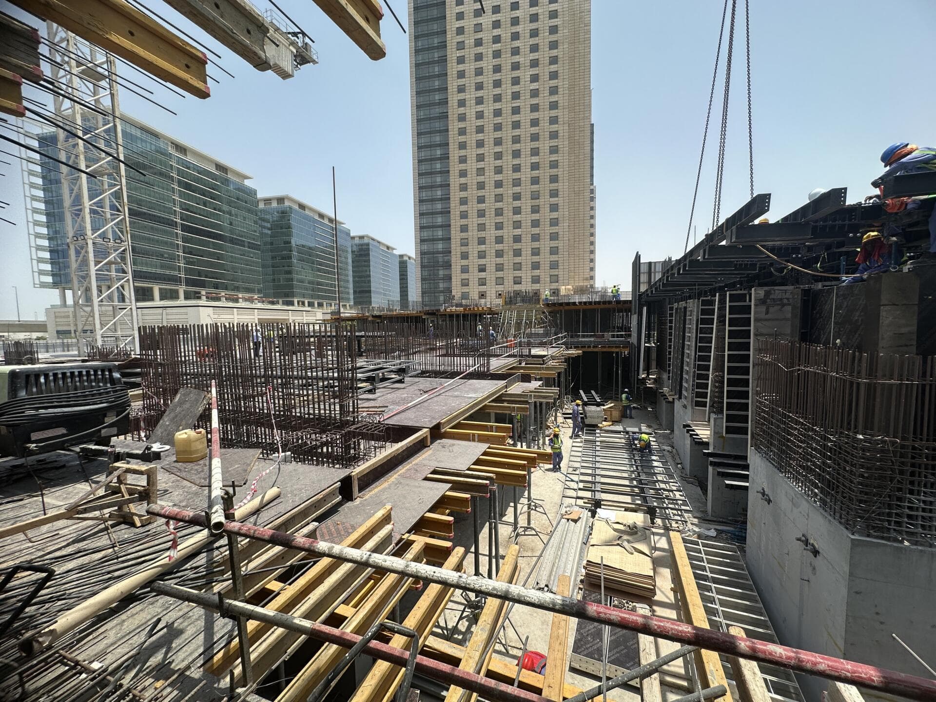 Eleve - Construction