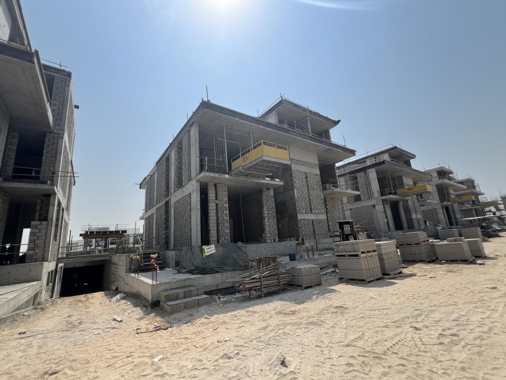 Nineteen Riviera Lagoon - Construction