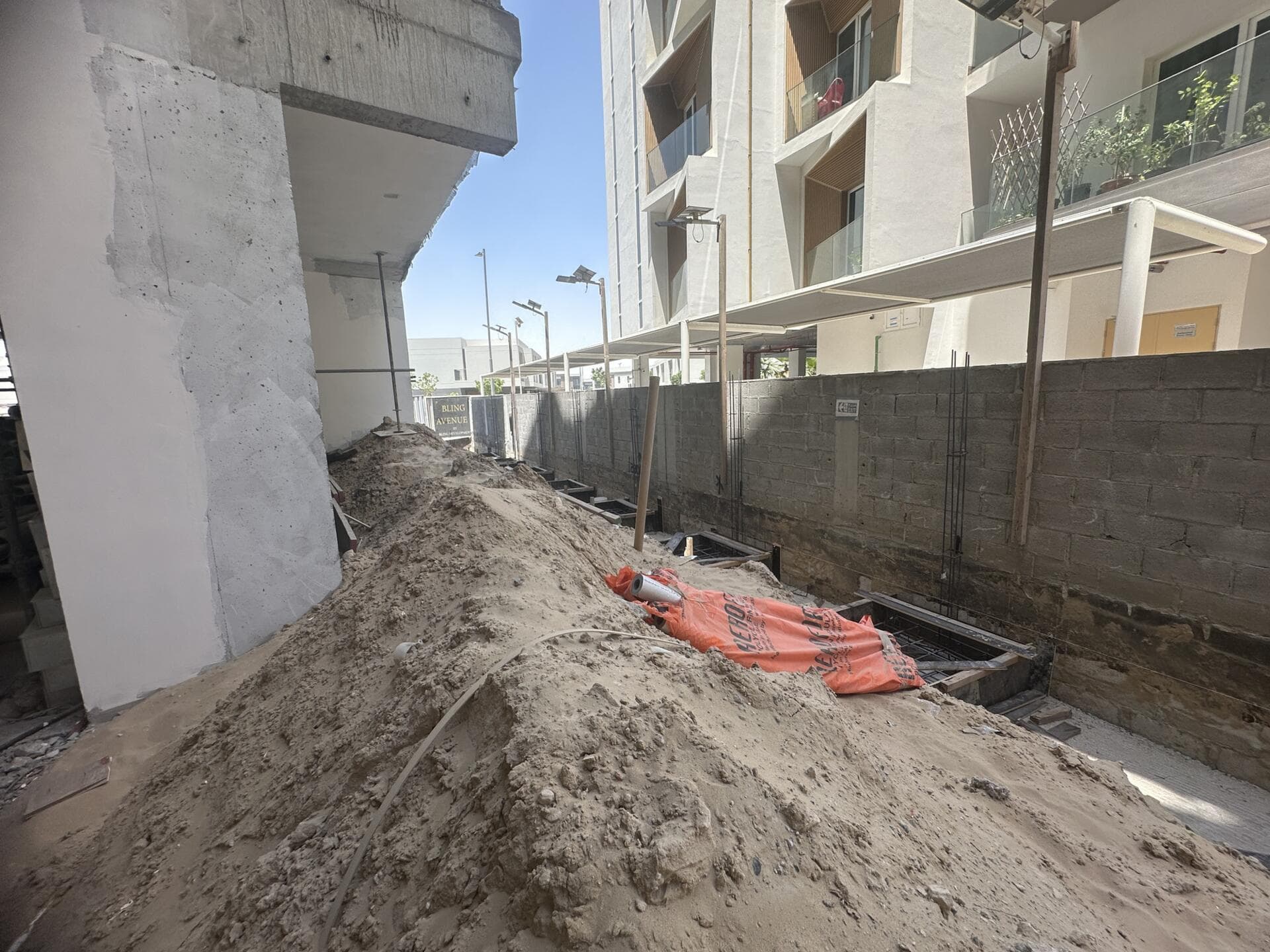 Bling Avenue 1 - Construction