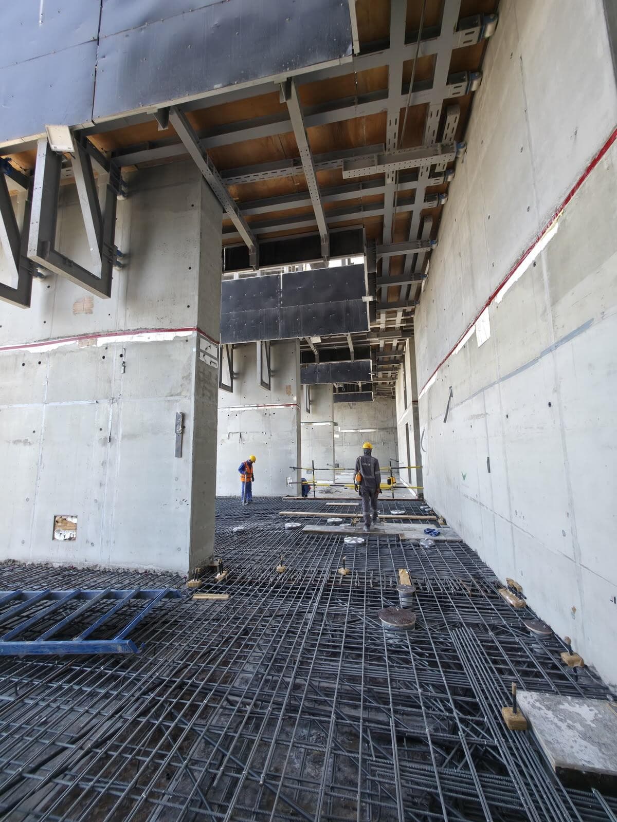 310 Riverside Crescent - Construction