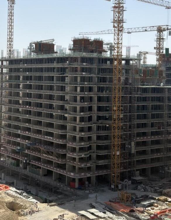 Azizi Venice 14 - Construction