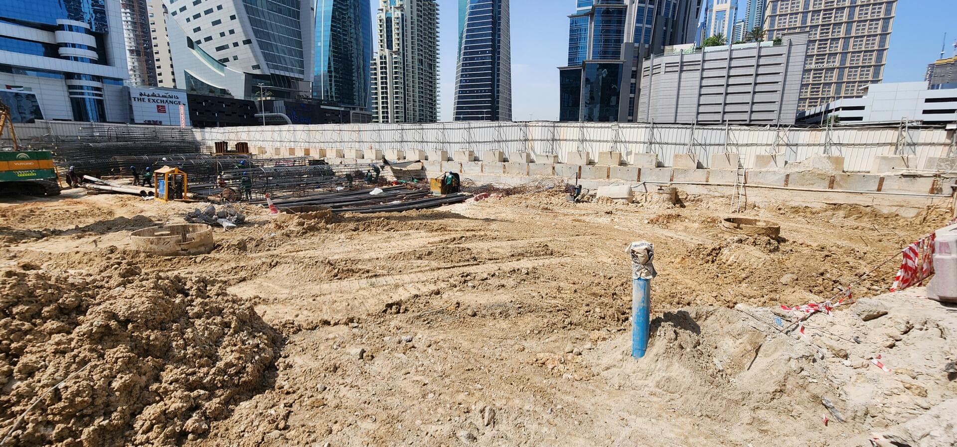 Bayz 102 - Construction