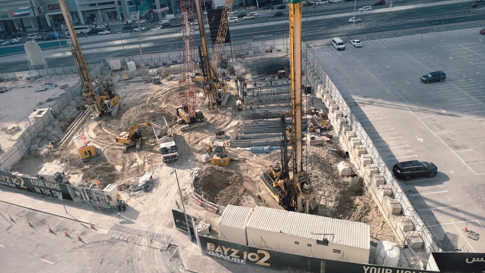 Bayz 102 - Construction