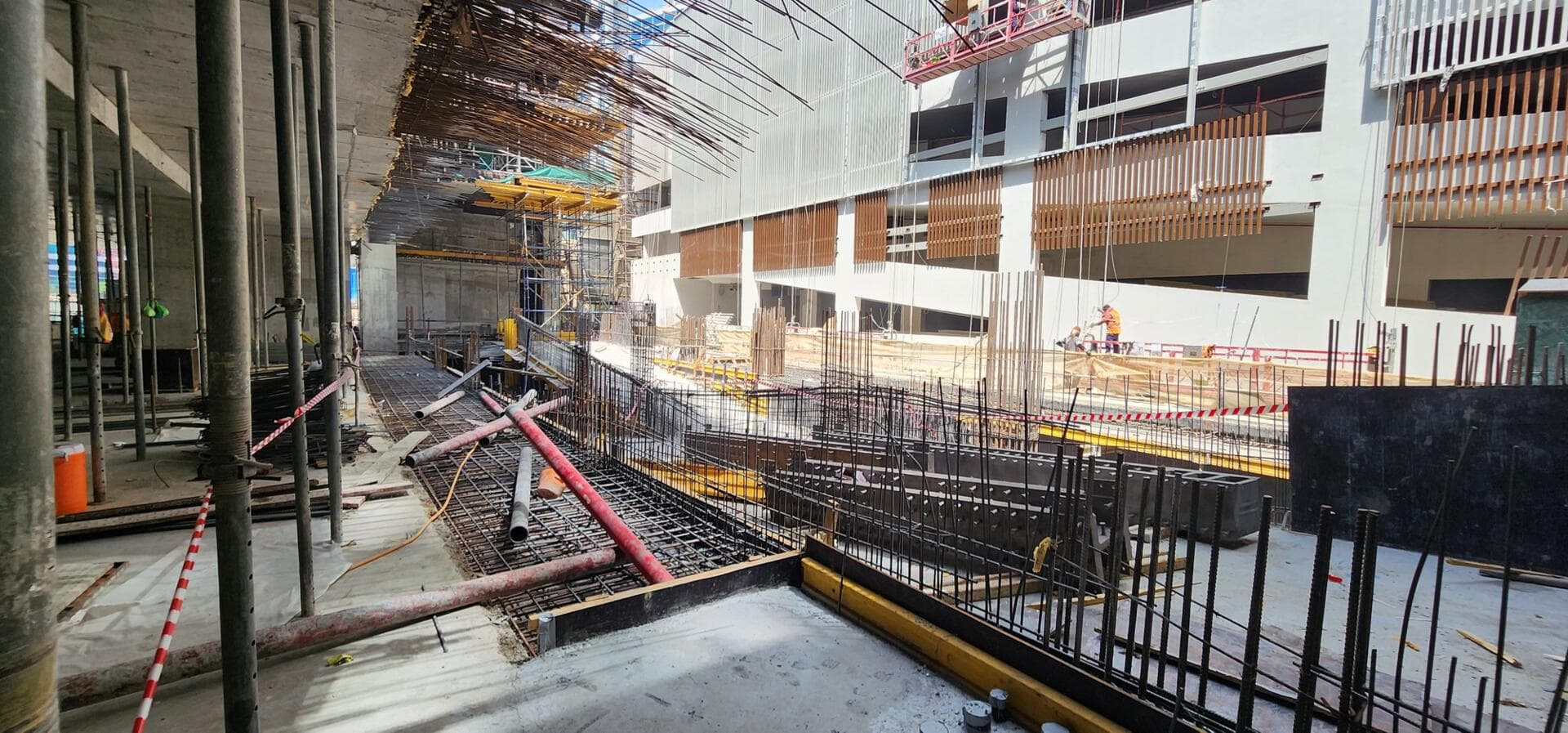 Fairmont Residences Solara Tower - Construction