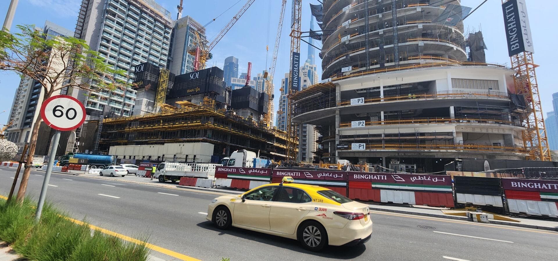Fairmont Residences Solara Tower - Construction